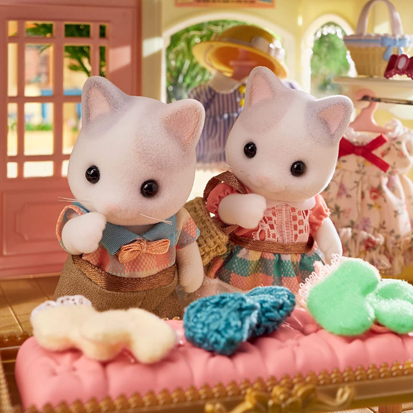 Sylvanian Families Latte Latin Cat Family Doll House Accessories Miniature Toys for Kids