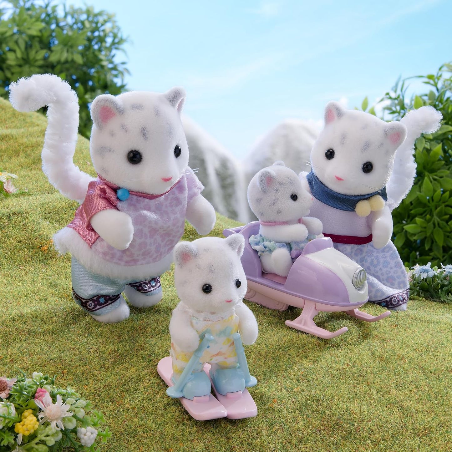 Sylvanian Families 2024 Snow Leopard Family FS-55 Doll House Accessories Miniature Toys