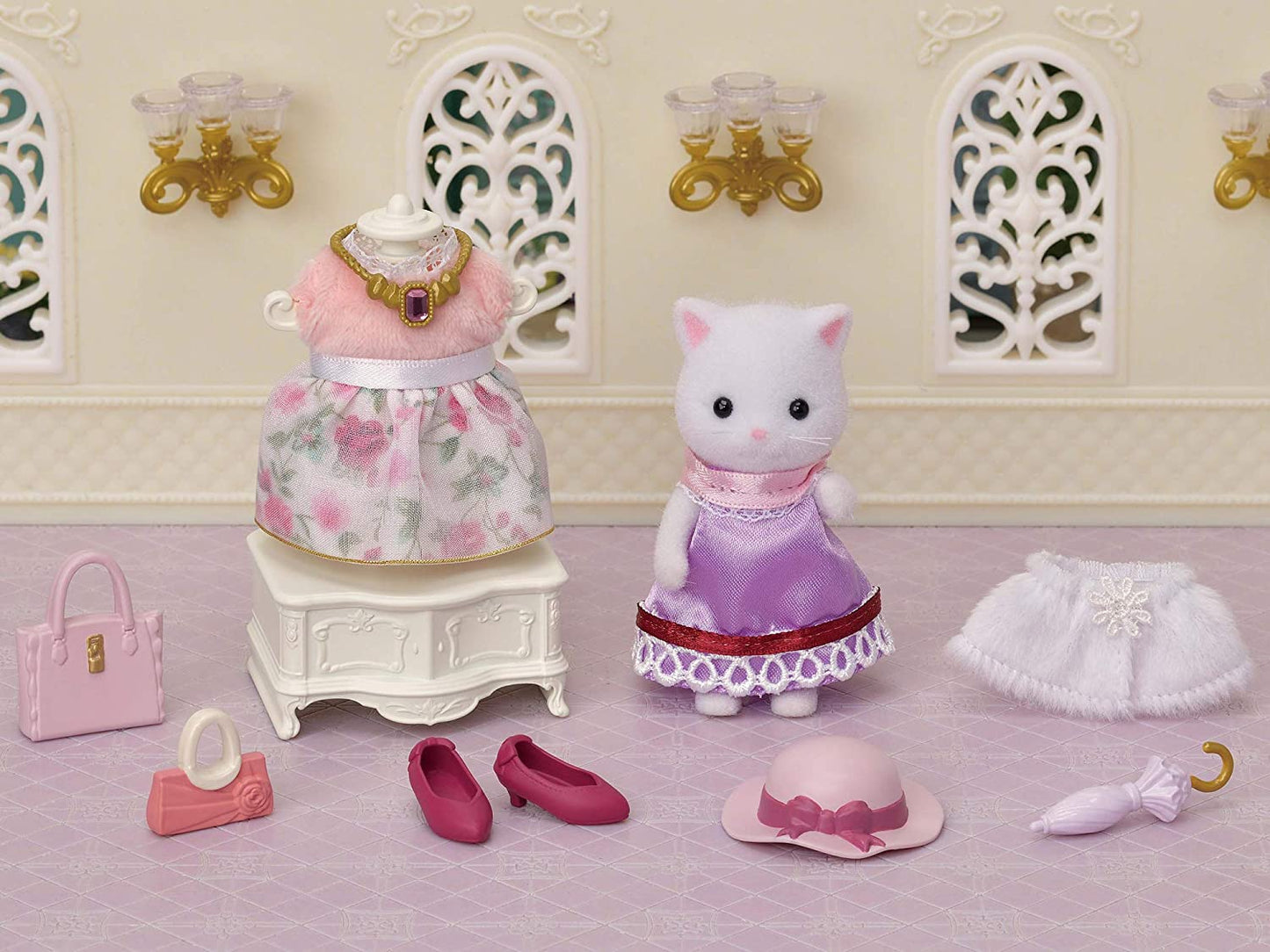 Sylvanian Families Town Series Fashion Persian Cat Sister Outfit Caramel Dog Shoes Mouse Ribbon Rabbit Jewely Collection Doll House Accessories Miniature Toys